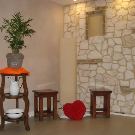 לינה וארוחת בוקר Wind's House